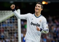 爱游戏APP-C罗在塞尔维亚队比赛中战术调整，比赛规则变更引发热议！的简单介绍